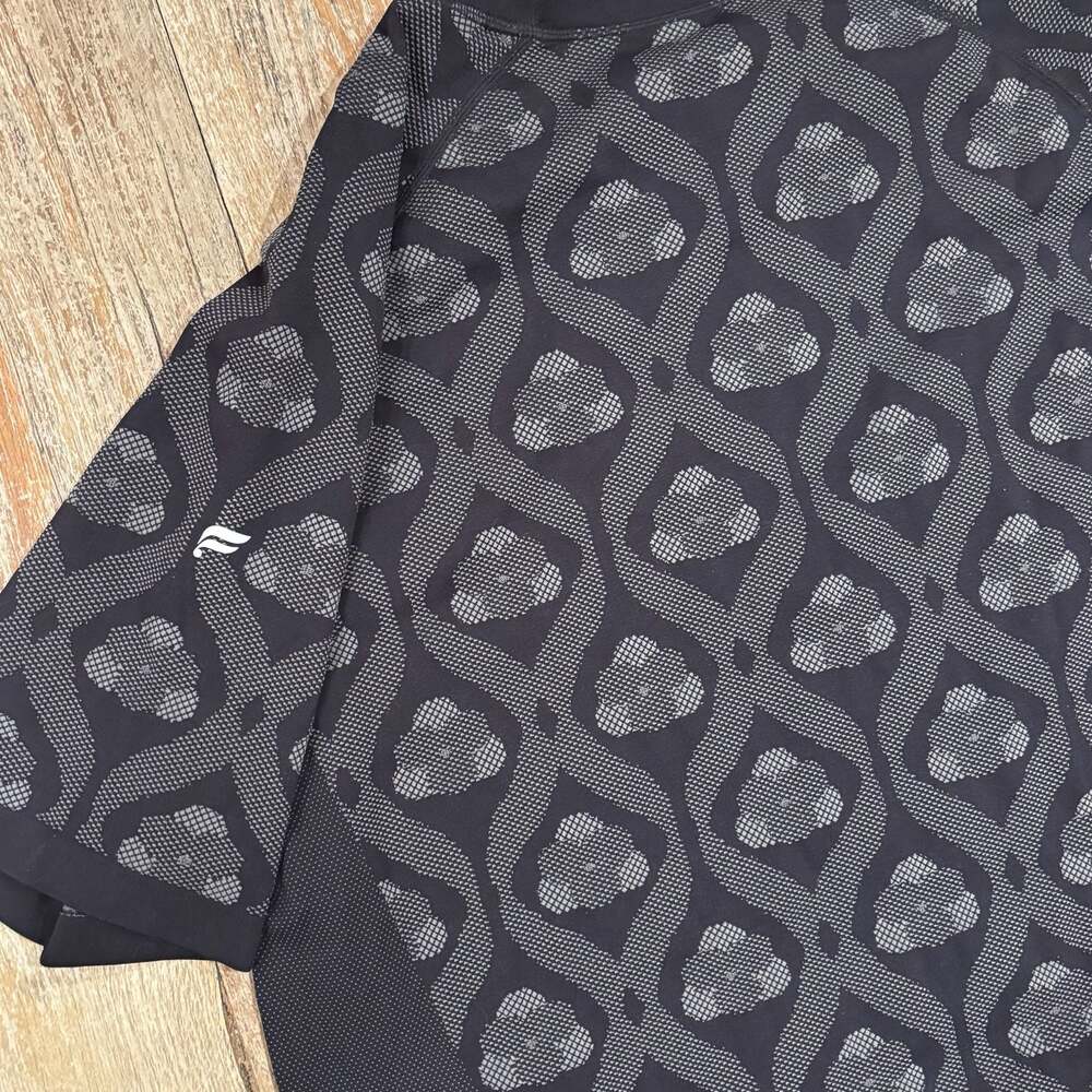 Fabletics Men's The Training Day Tee XXL Black Patterned Athletic Shirt - Picture 7 of 8